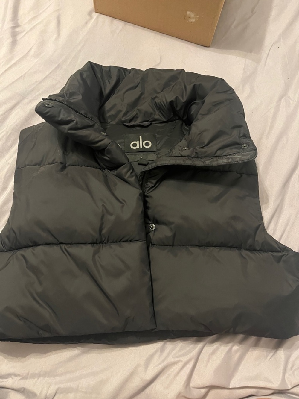 ALO Yoga woman Black Puffer Vest Sleeveless